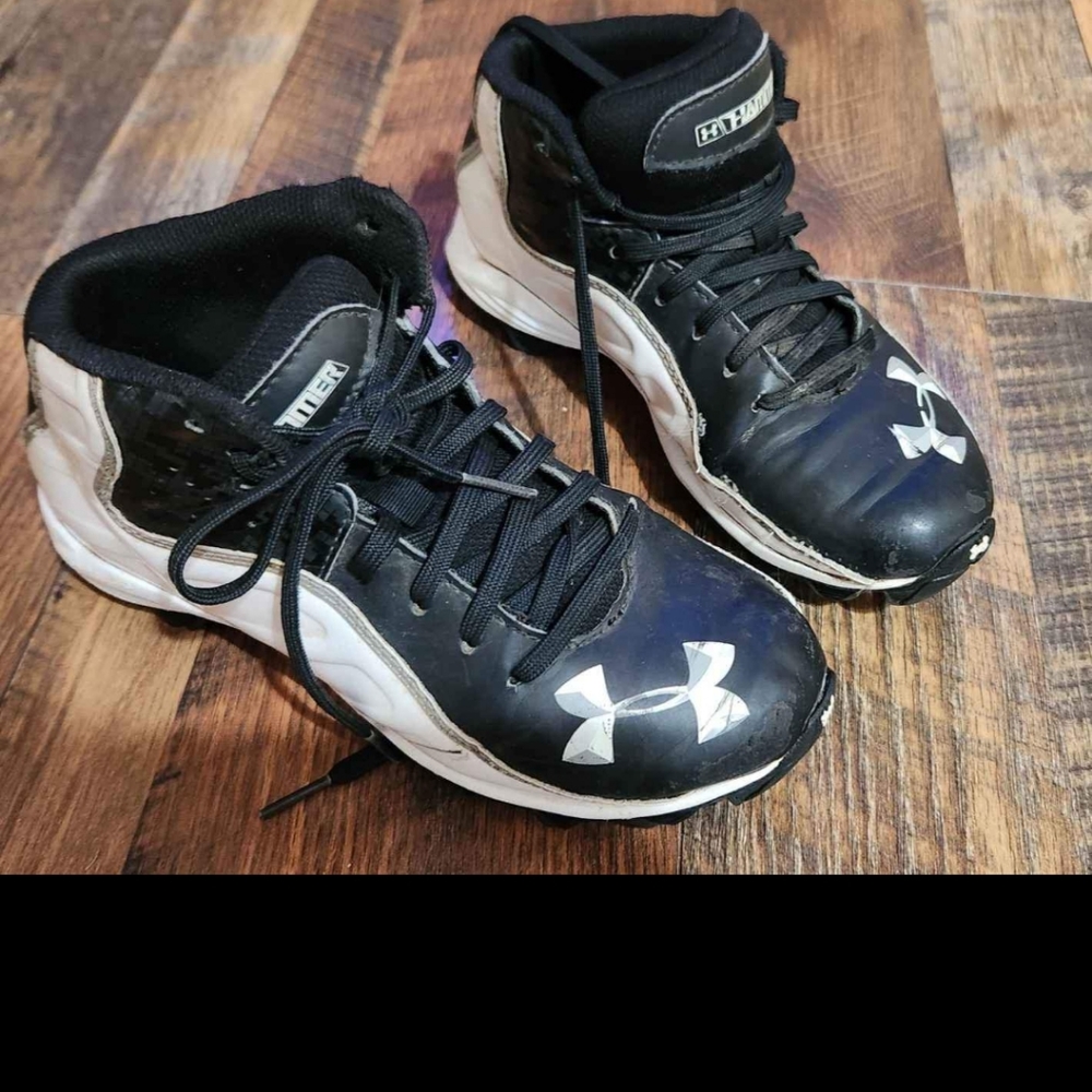 Size 3.5 Football cleats